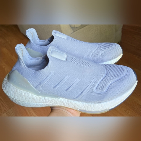 Adidas Ultraboost Women's Slip-on Running Shoes, Sz 9 - Picture 3 of 8